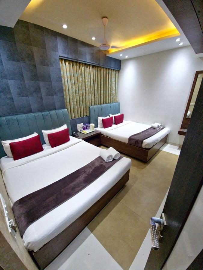 Hotel City Heart Shirdi Extérieur photo