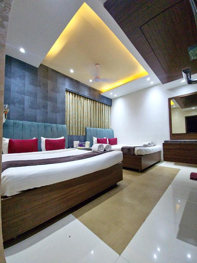 Hotel City Heart Shirdi Extérieur photo