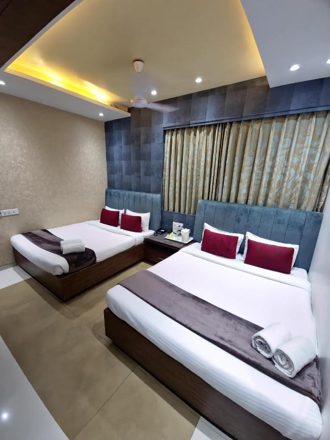 Hotel City Heart Shirdi Extérieur photo