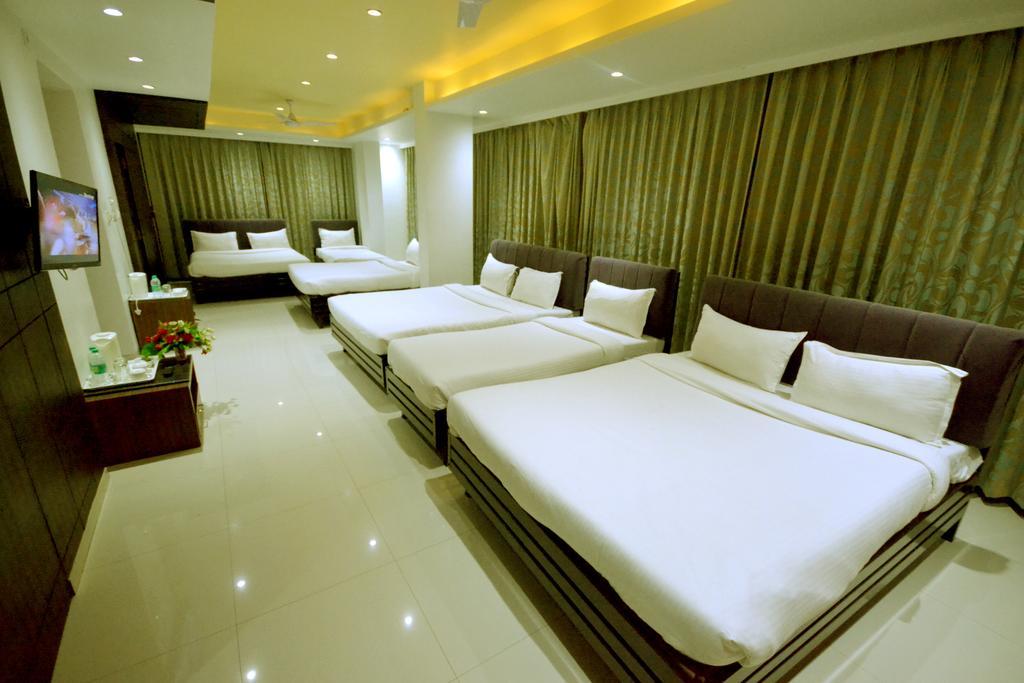 Hotel City Heart Shirdi Extérieur photo