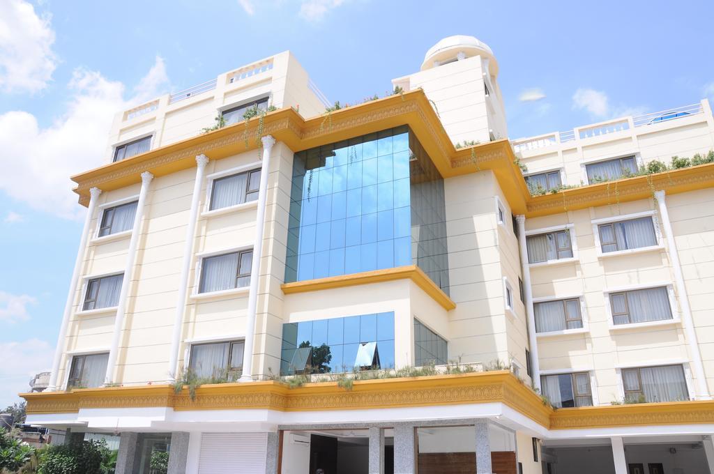 Hotel City Heart Shirdi Extérieur photo