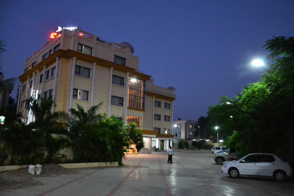 Hotel City Heart Shirdi Extérieur photo